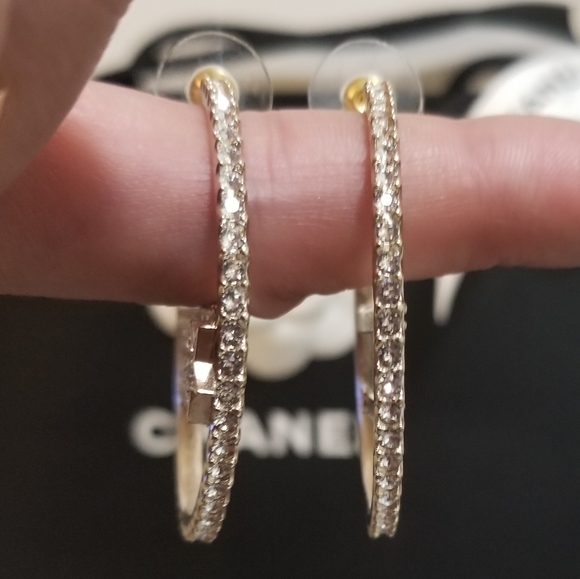 CHANEL Gold Plated.Hoop Earrings - Picture 14 of 17